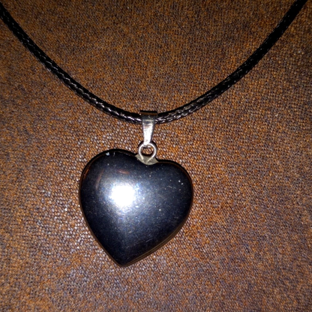 Silver heart ♥ shaped pendant necklace